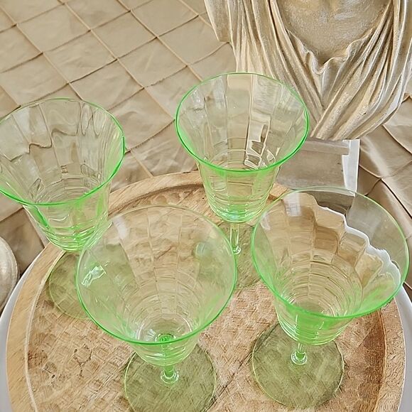 Uranium Glassware Stemware Wine Glasses - Picture 1 of 9